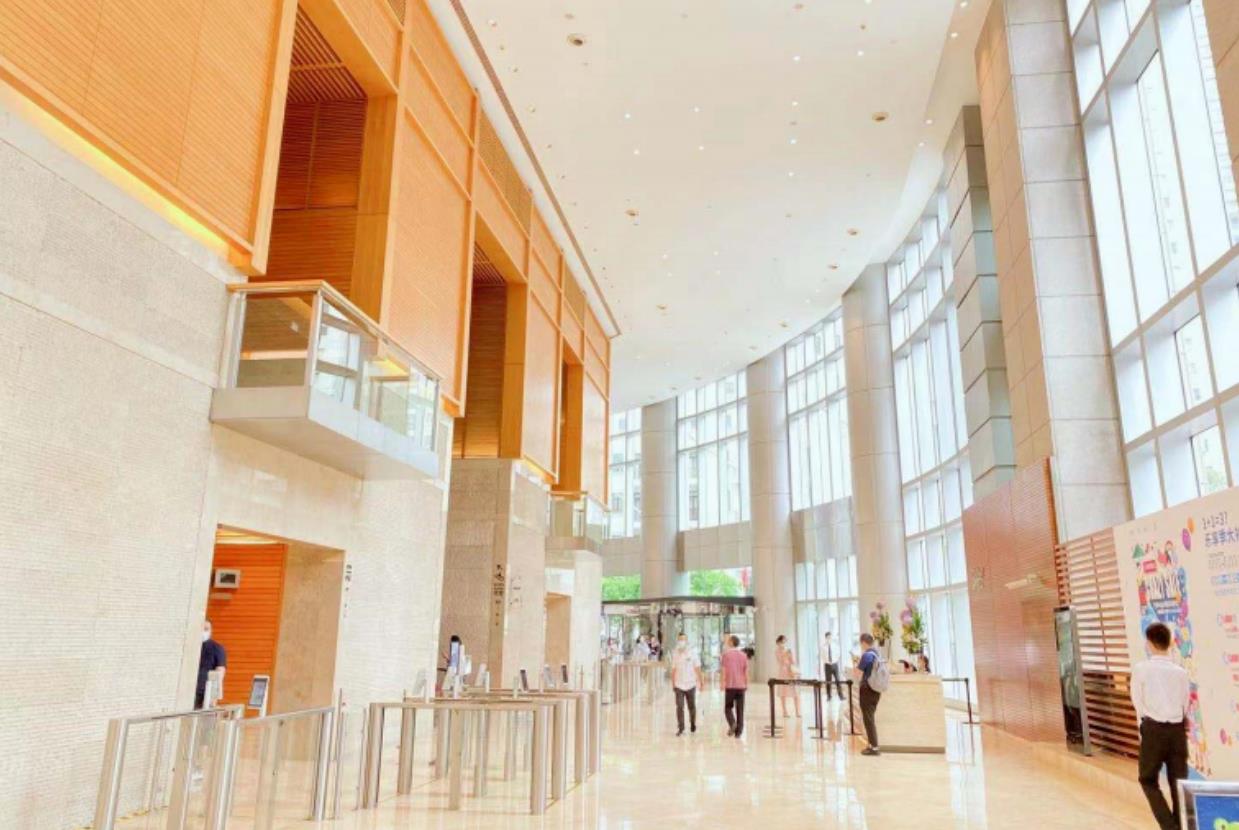 标准层办公空间实景